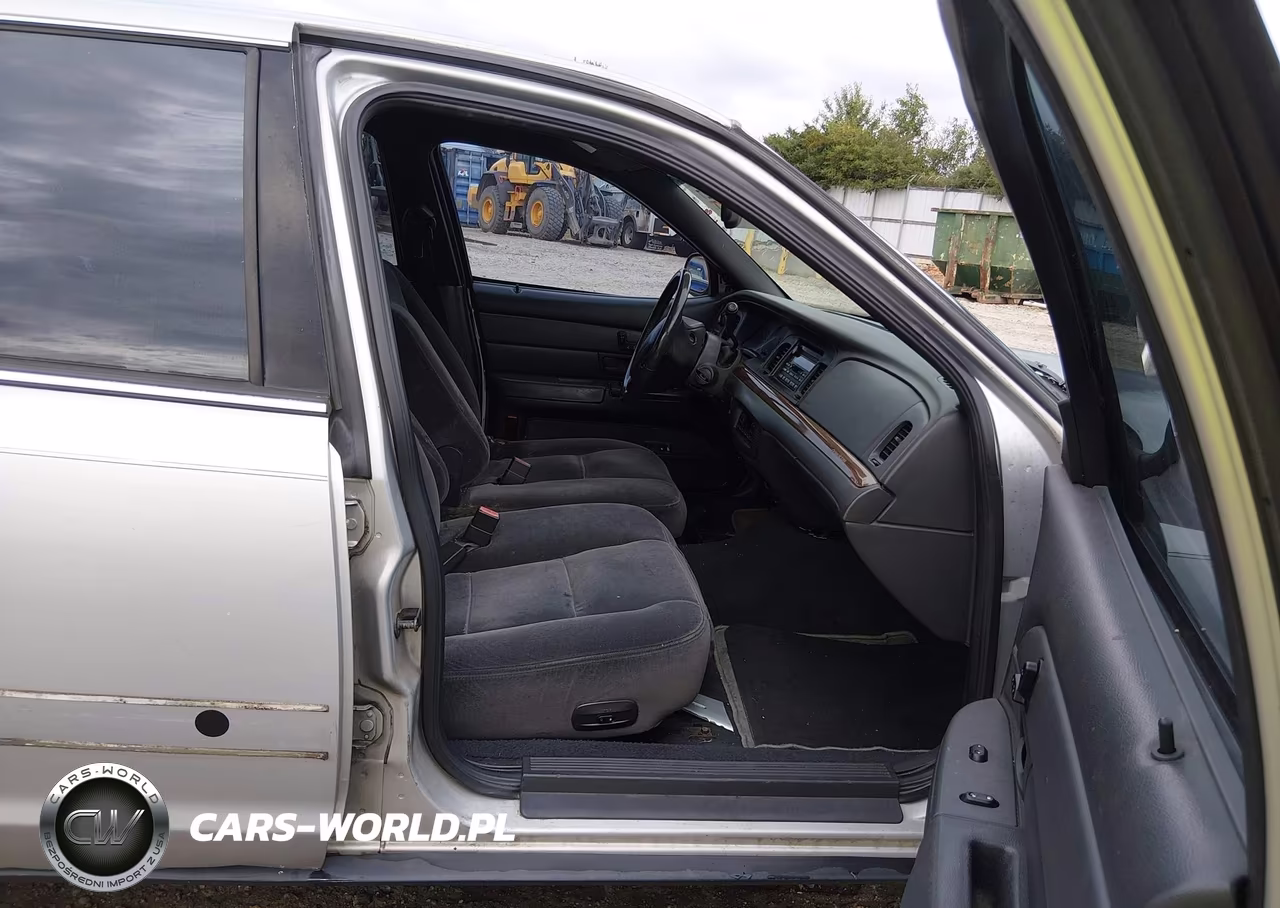 2003 Ford Crown Victoria Lx VIN:2FAFP74W23X141029 - 5