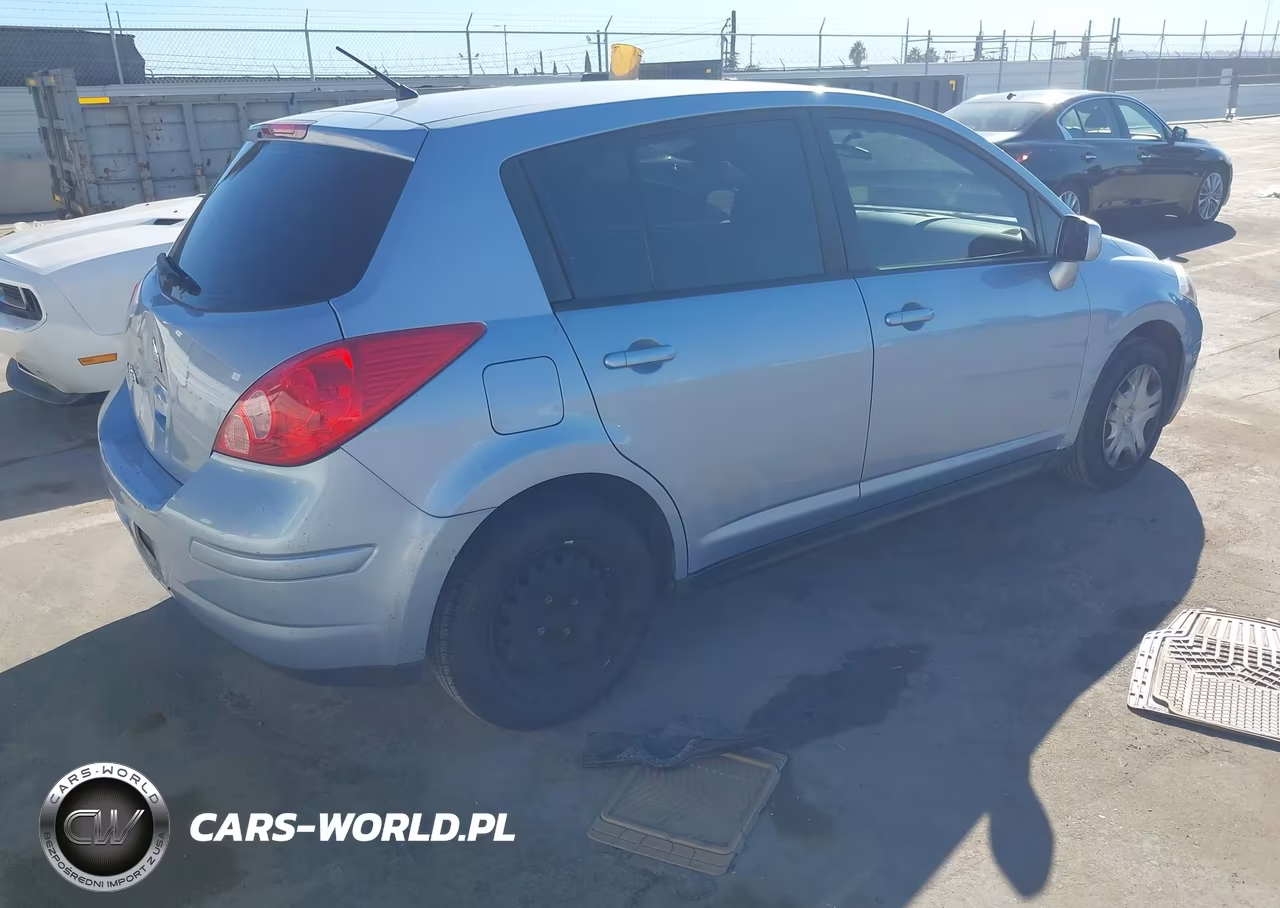 2010 Nissan Versa 1.8S VIN:3N1BC1CP5AL456646 - 4