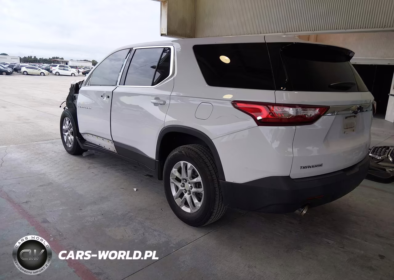 2019 Chevrolet Traverse Ls VIN:1GNERFKW0KJ140389 - 3