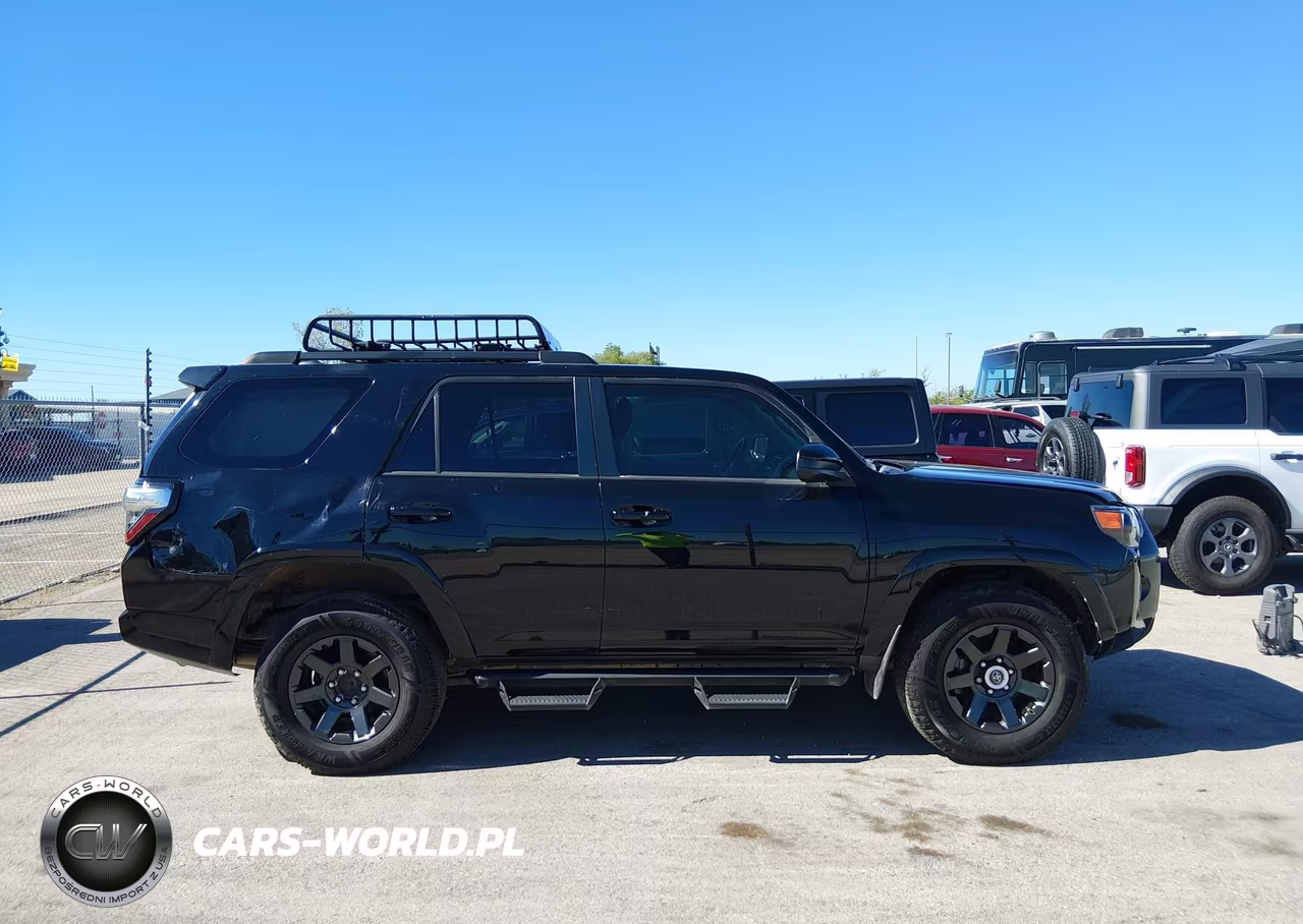 2021 Toyota 4Runner Trail Edition VIN:JTEBU5JR1M5924443 - 13