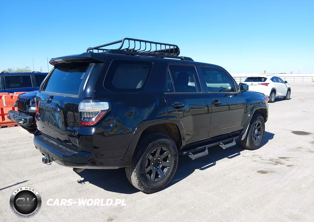 2021 Toyota 4Runner Trail Edition VIN:JTEBU5JR1M5924443 - 4