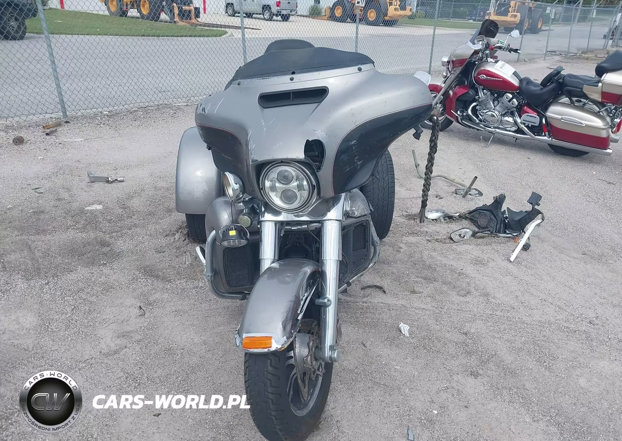 2017 Harley-Davidson Flhtcutg Tri Glide Ultra VIN:1HD1MAD18HB861152 - 5