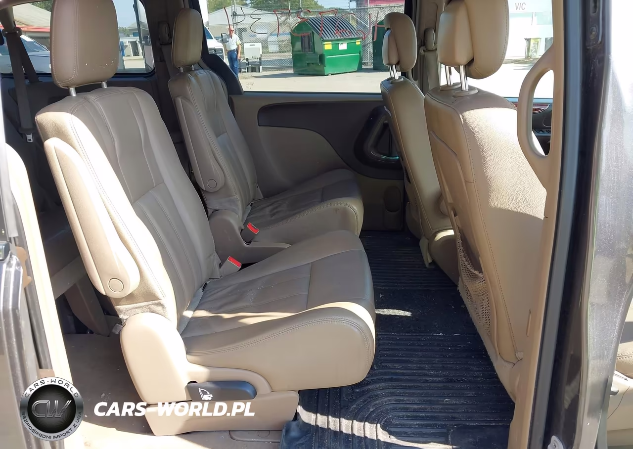 2016 Chrysler Town & Country Touring VIN:2C4RC1BG2GR279899 - 8