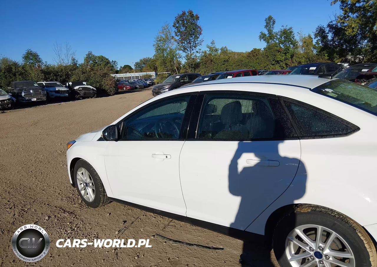 2015 Ford Focus Se VIN:1FADP3F2XFL363376 - 14