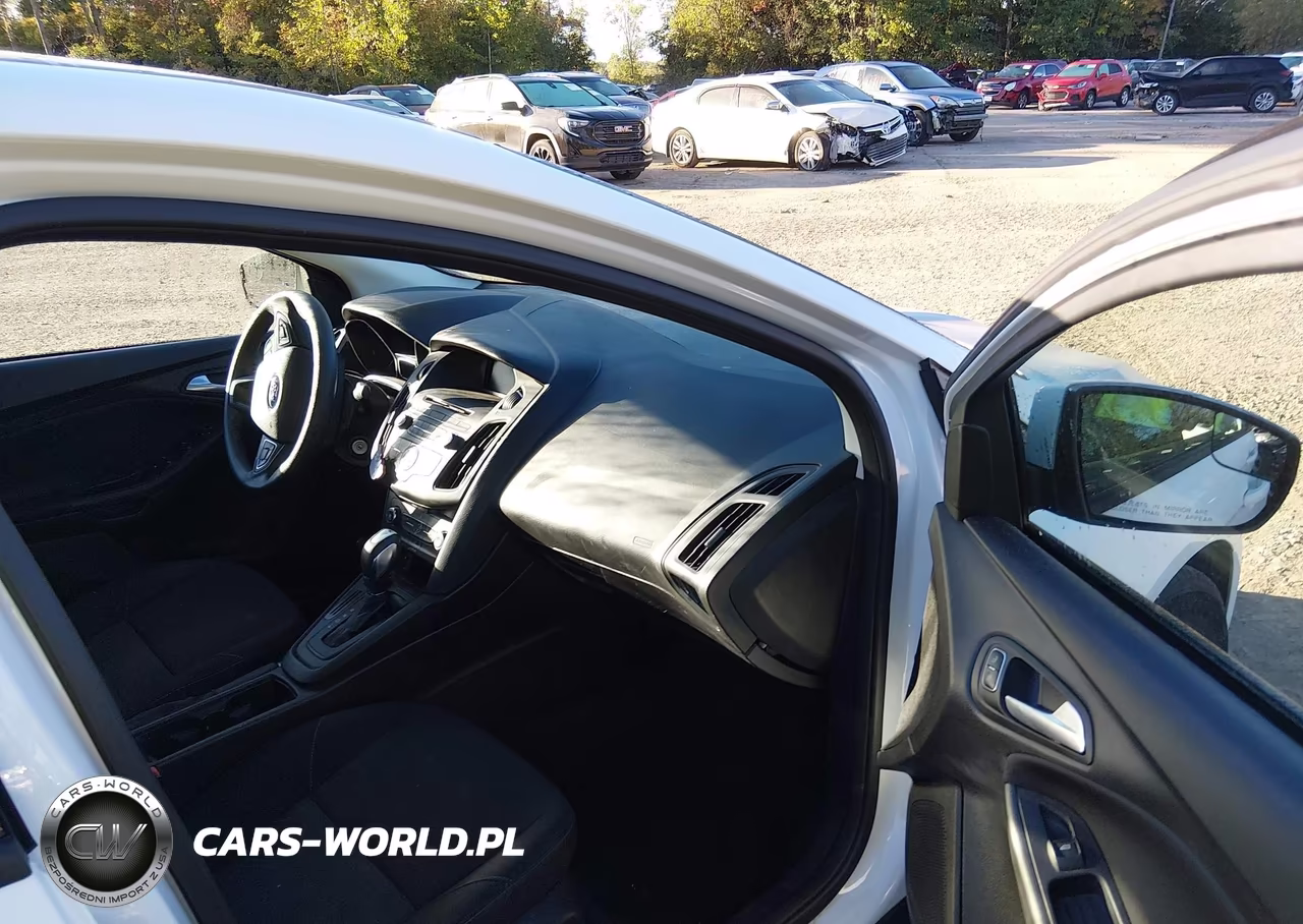 2015 Ford Focus Se VIN:1FADP3F2XFL363376 - 5