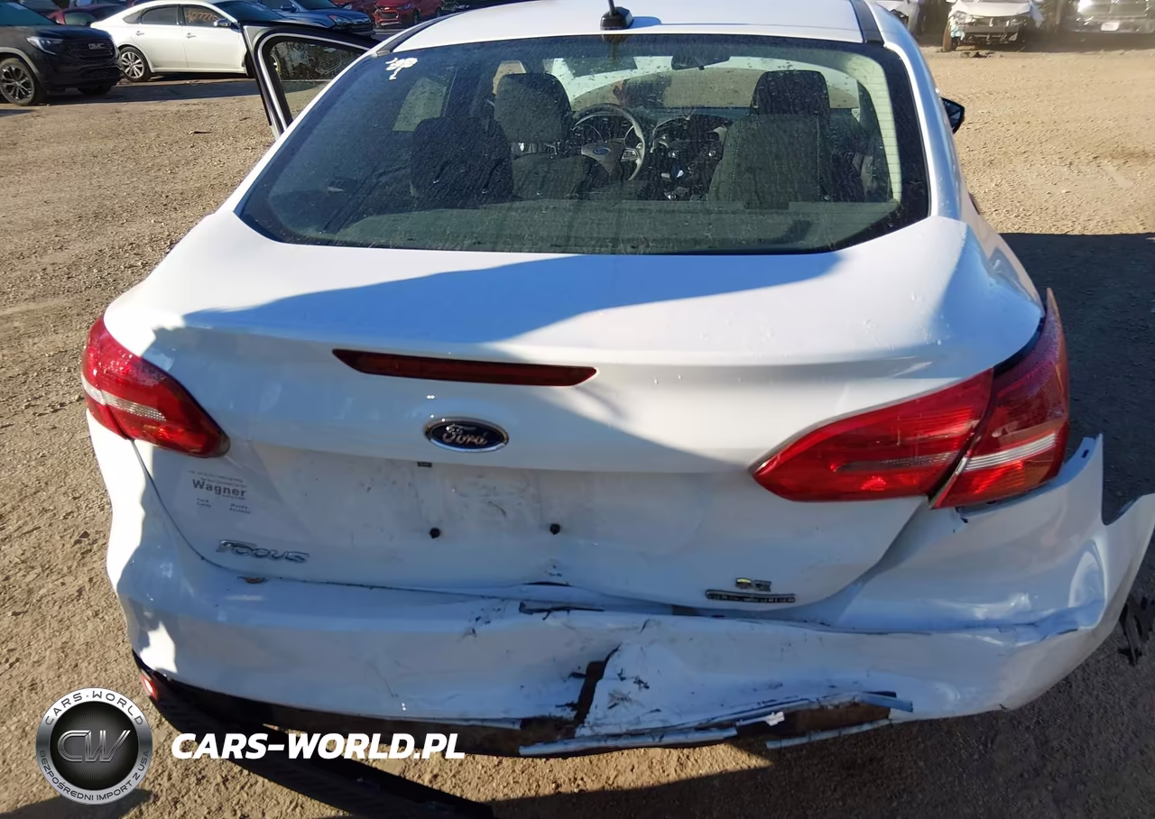 2015 Ford Focus Se VIN:1FADP3F2XFL363376 - 6