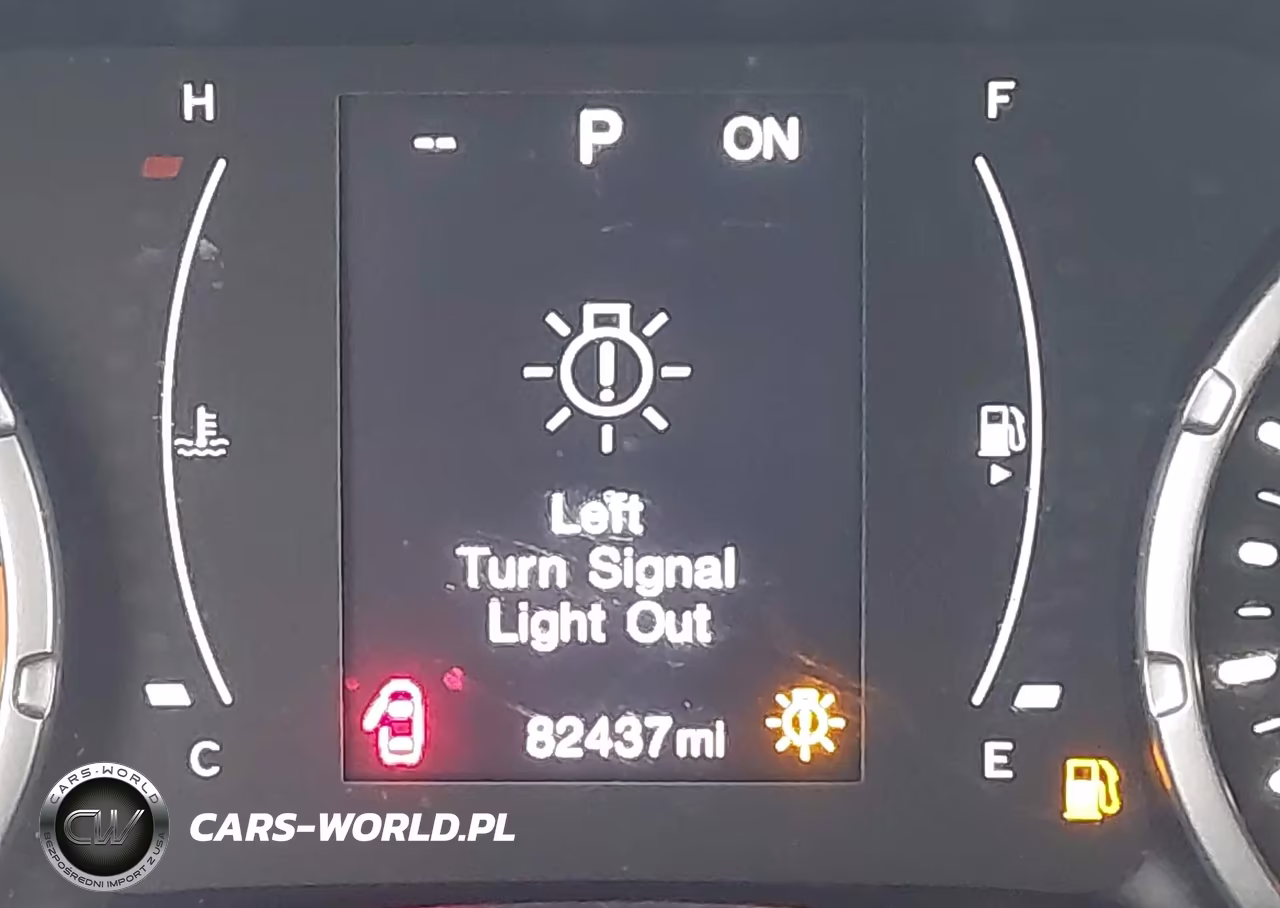 2018 Jeep Renegade Latitude 4X4 VIN:ZACCJBBB4JPH66376 - 15