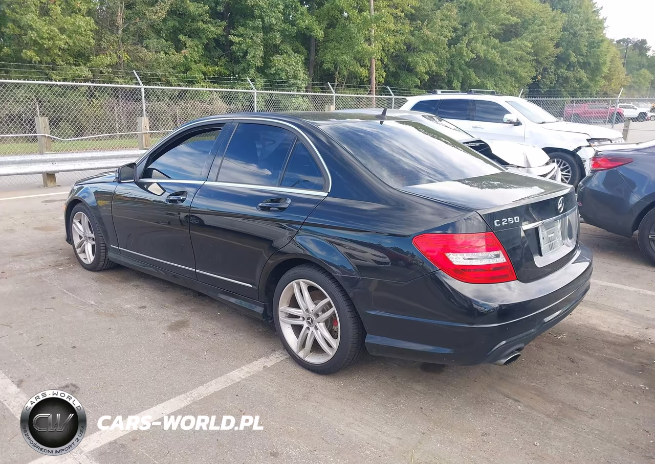 2014 Mercedes-Benz C 250 Sport VIN:WDDGF4HB9ER306231 - 3