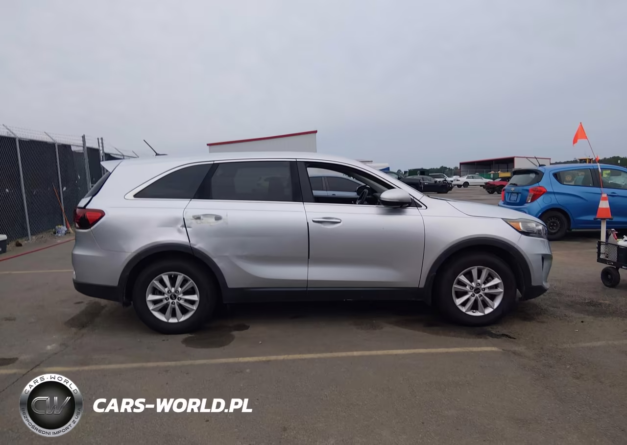 2019 Kia Sorento 2.4L L VIN:5XYPG4A39KG577777 - 13