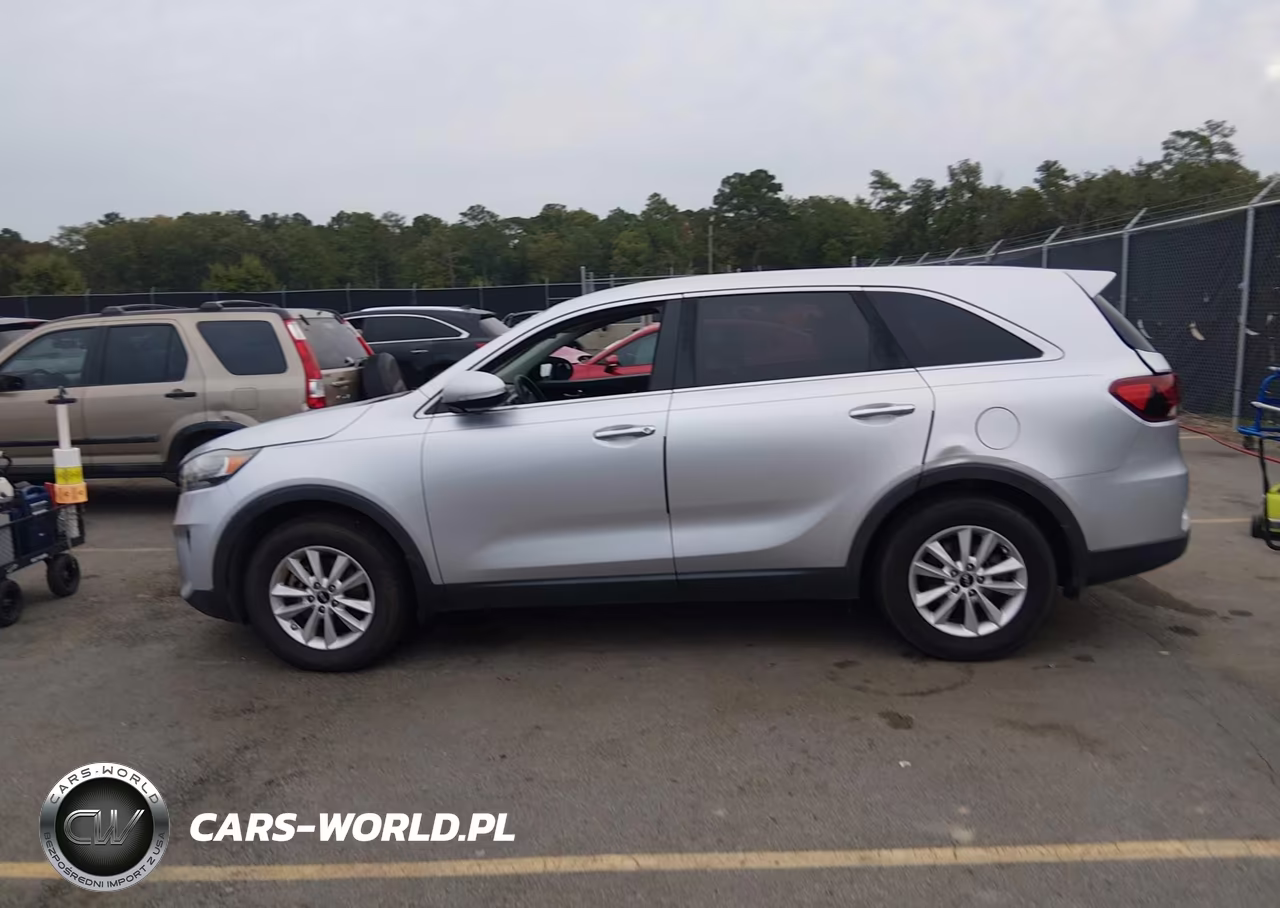 2019 Kia Sorento 2.4L L VIN:5XYPG4A39KG577777 - 14