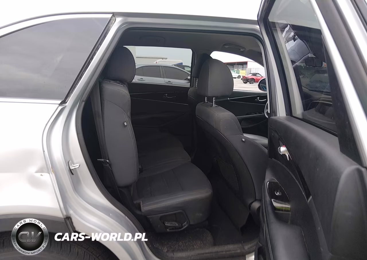 2019 Kia Sorento 2.4L L VIN:5XYPG4A39KG577777 - 8