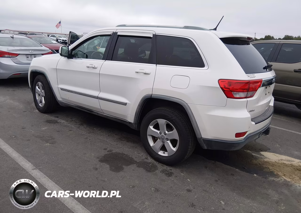 2012 Jeep Grand Cherokee Laredo VIN:1C4RJEAG2CC201883 - 3
