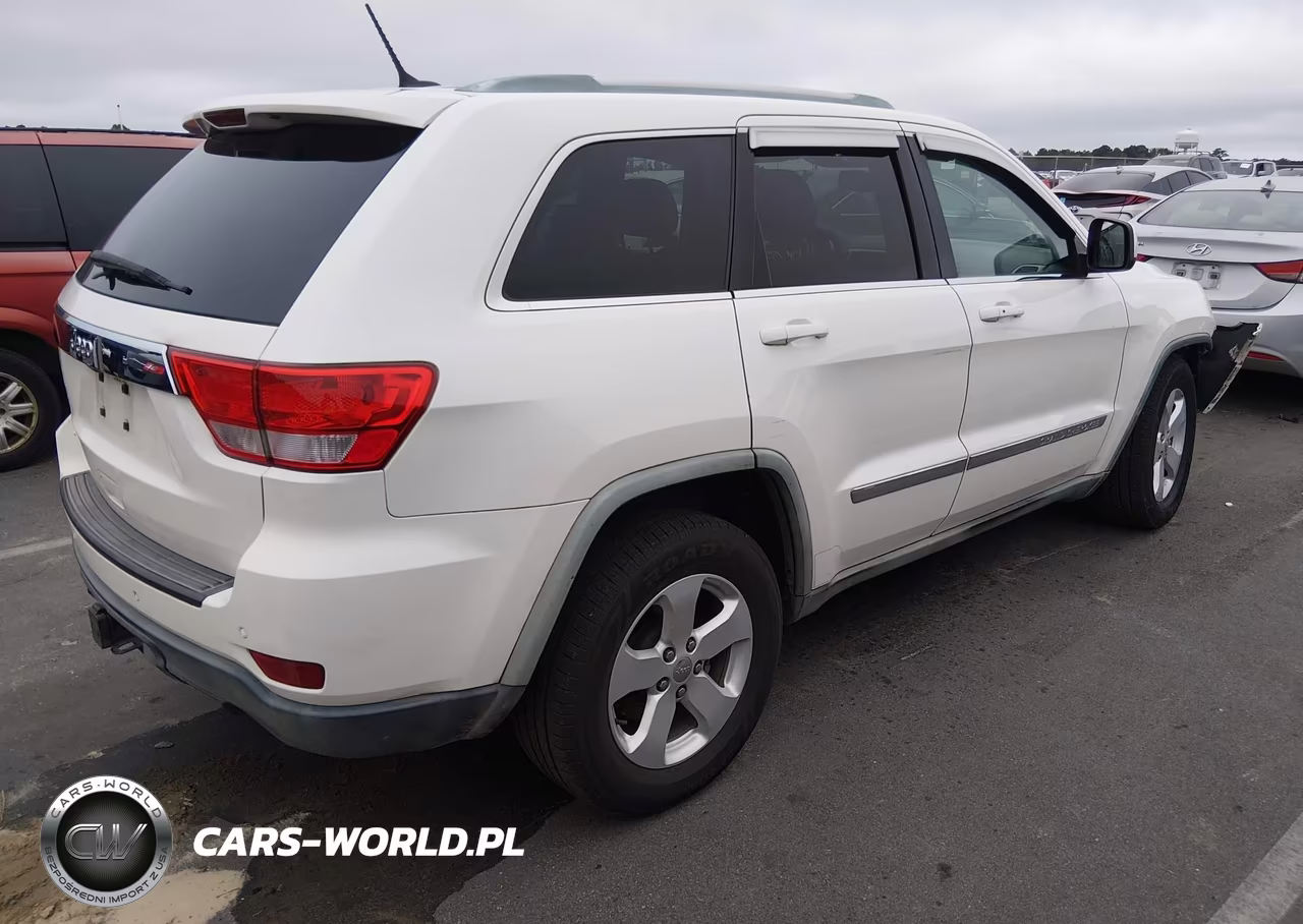 2012 Jeep Grand Cherokee Laredo VIN:1C4RJEAG2CC201883 - 4