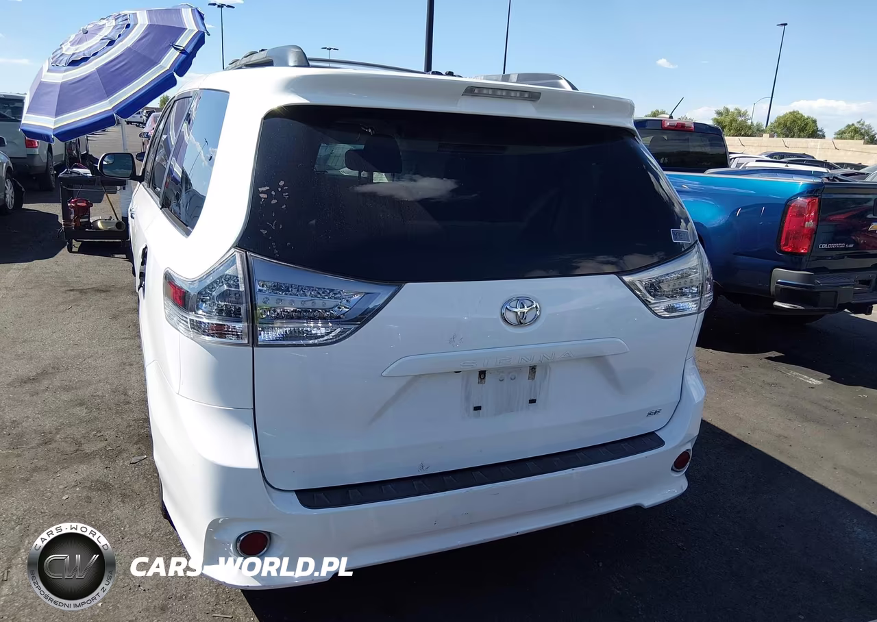 2017 Toyota Sienna Se 8 Passenger VIN:5TDXZ3DC4HS789465 - 17