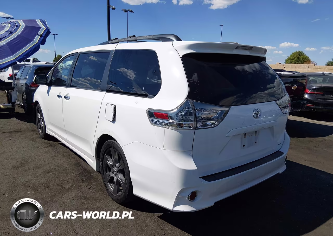 2017 Toyota Sienna Se 8 Passenger VIN:5TDXZ3DC4HS789465 - 3