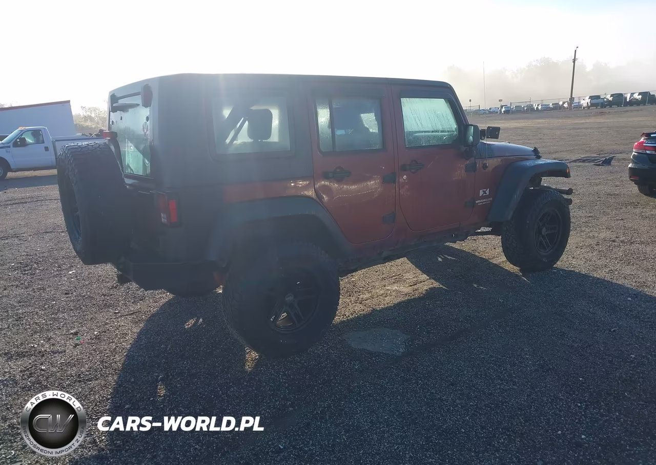 2008 Jeep Wrangler Unlimited X VIN:1J4GA391X8L548293 - 4