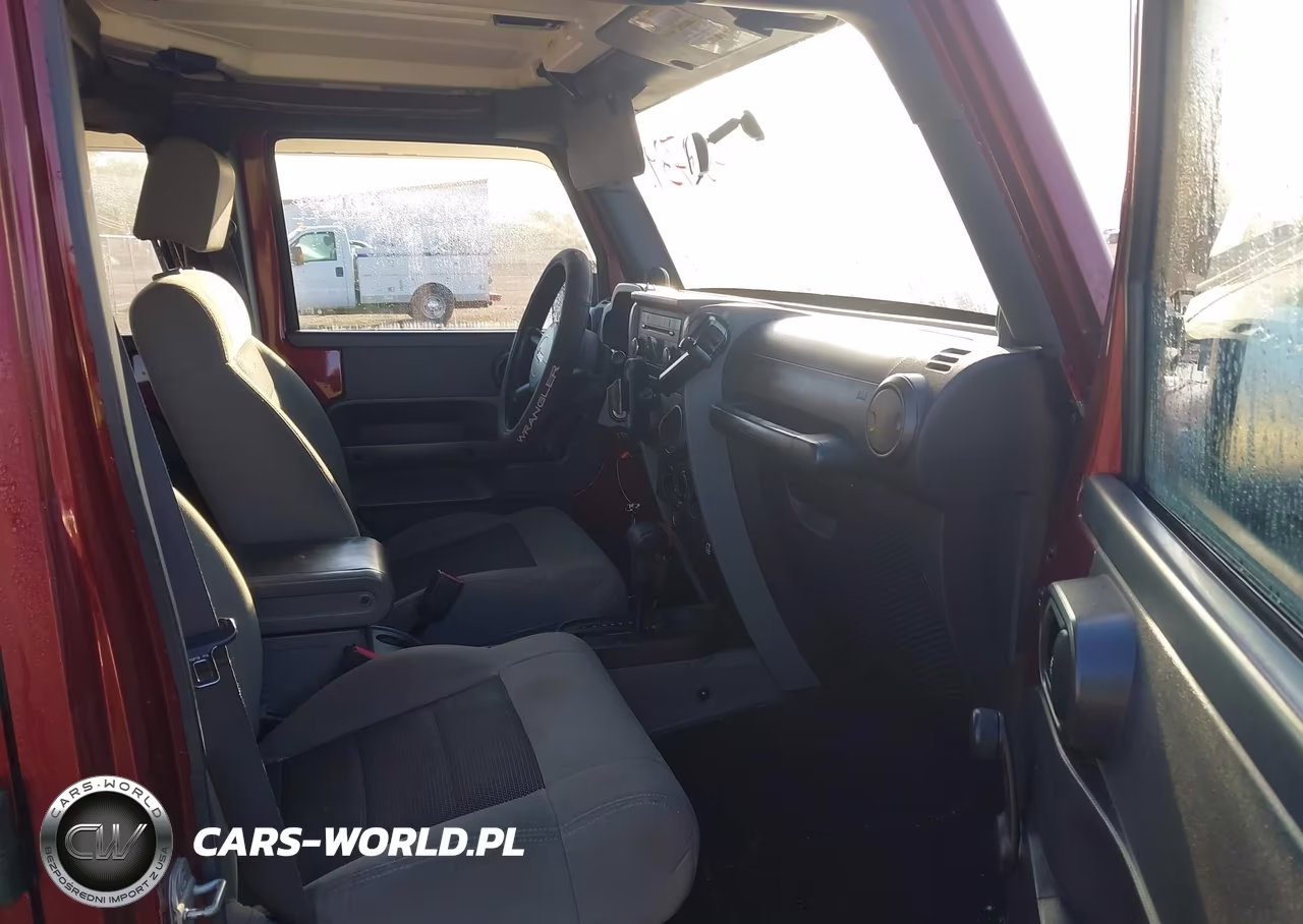 2008 Jeep Wrangler Unlimited X VIN:1J4GA391X8L548293 - 5