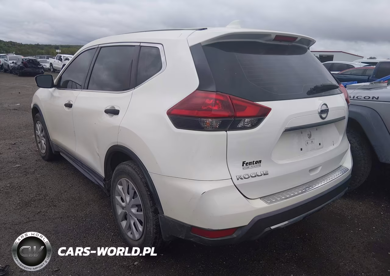 2018 Nissan Rogue S VIN:5N1AT2MT6JC746735 - 3