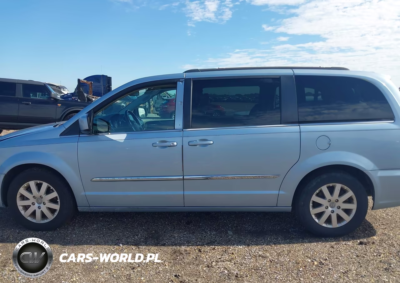 2013 Chrysler Town & Country Touring VIN:2C4RC1BG8DR681731 - 14