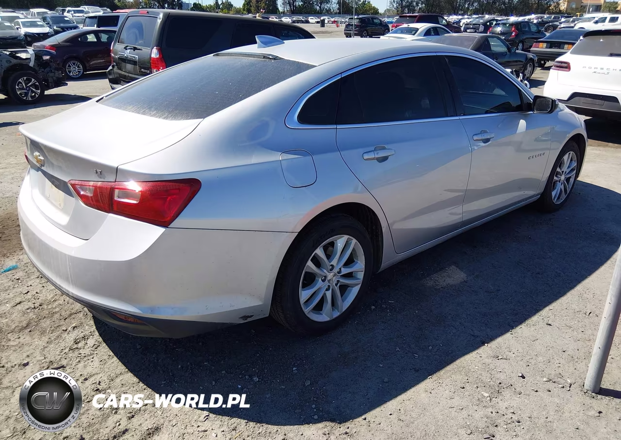 2018 Chevrolet Malibu Lt VIN:1G1ZD5ST6JF234070 - 4