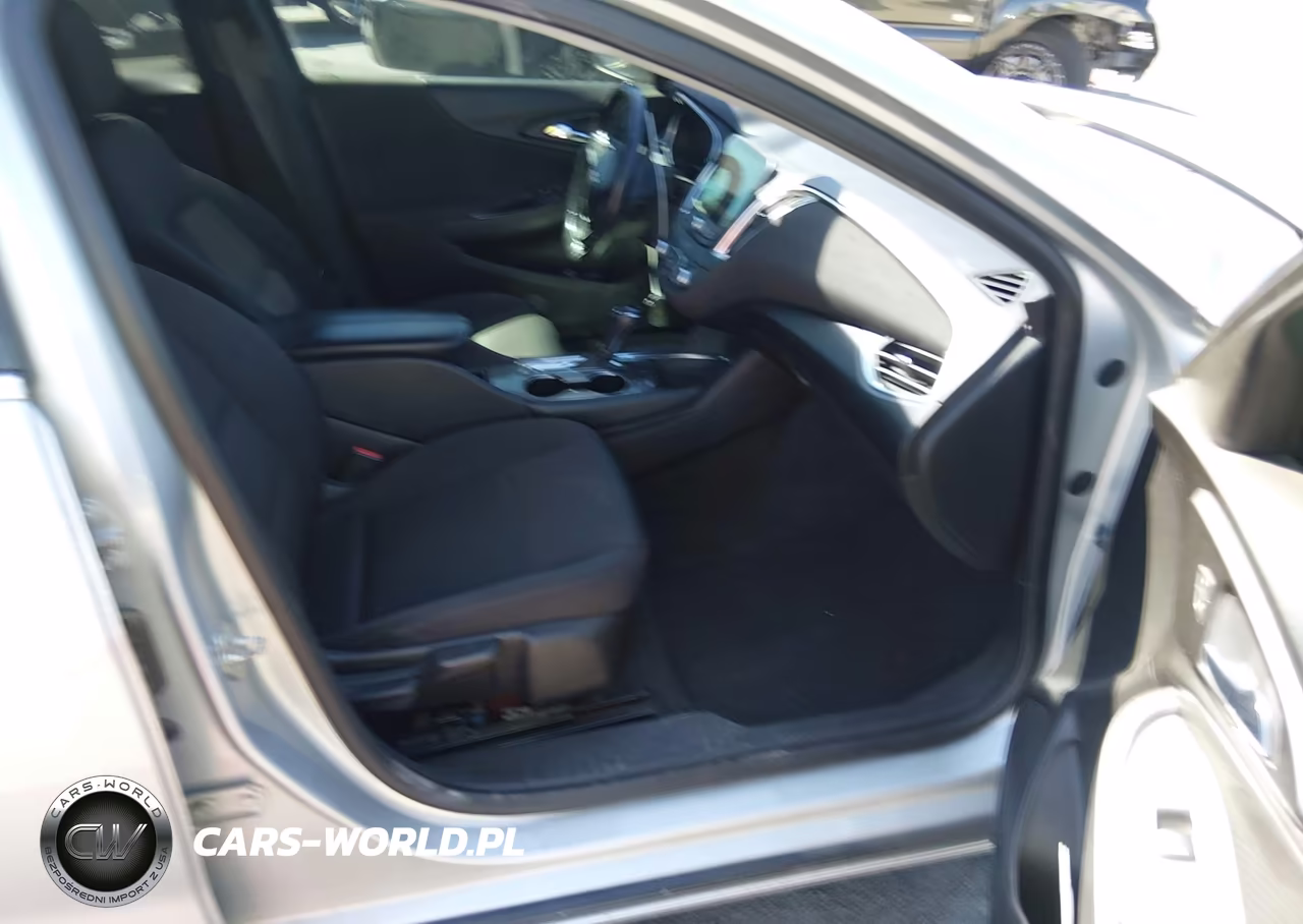 2018 Chevrolet Malibu Lt VIN:1G1ZD5ST6JF234070 - 5