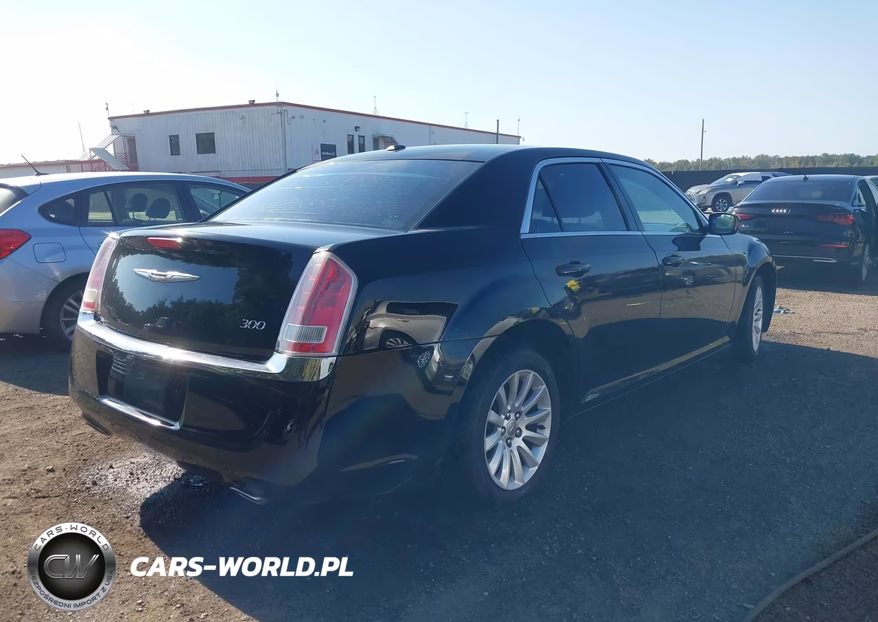 2012 Chrysler 300 VIN:2C3CCAAG5CH312907 - 4
