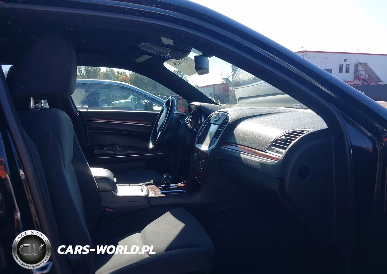 2012 Chrysler 300 VIN:2C3CCAAG5CH312907 - 5