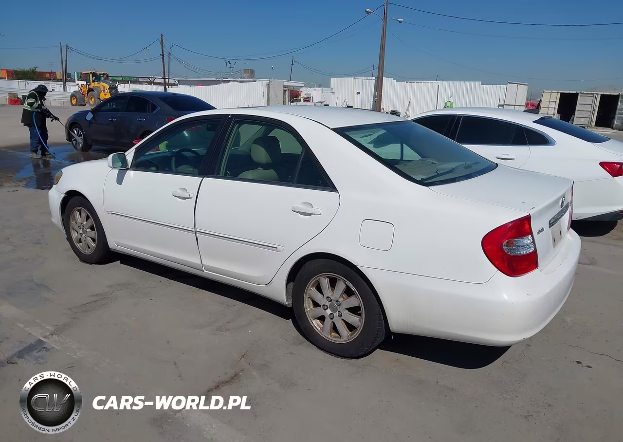 2003 Toyota Camry Xle VIN:4T1BE30K73U123221 - 3