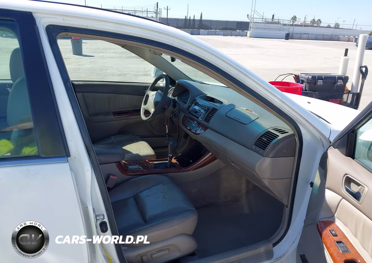 2003 Toyota Camry Xle VIN:4T1BE30K73U123221 - 5