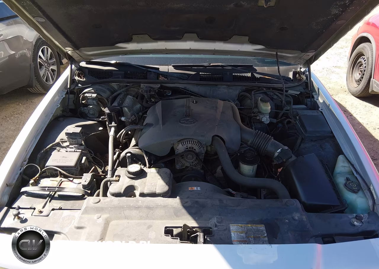 2002 Ford Crown Victoria Lx VIN:2FAFP74W02X115947 - 10
