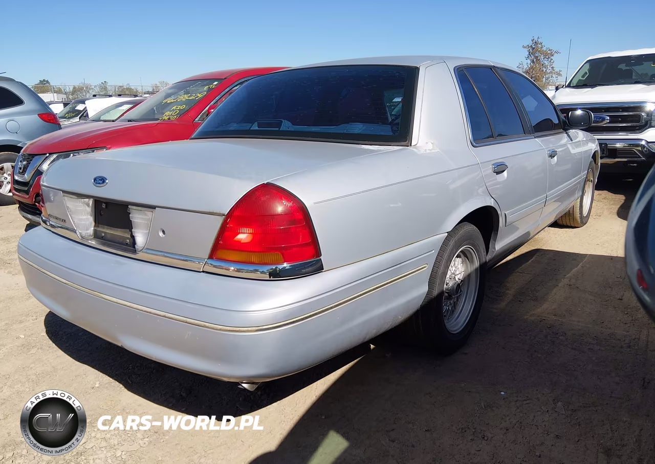 2002 Ford Crown Victoria Lx VIN:2FAFP74W02X115947 - 4