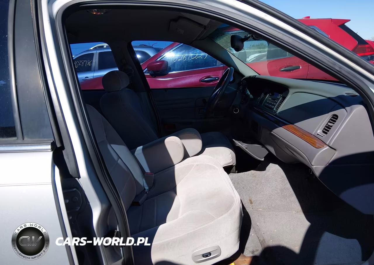 2002 Ford Crown Victoria Lx VIN:2FAFP74W02X115947 - 5