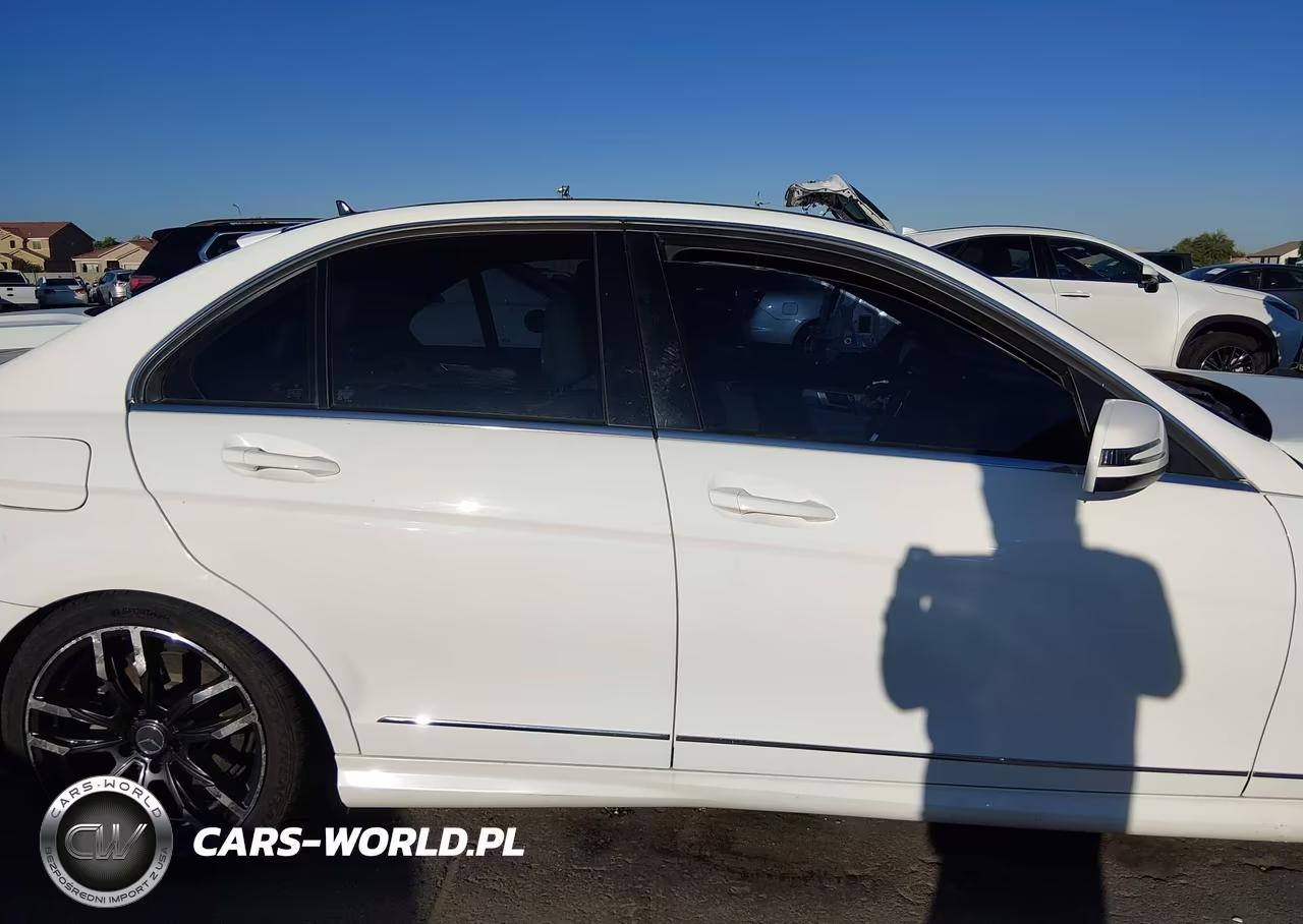 2013 Mercedes-Benz C 250 Sport VIN:WDDGF4HB4DR253873 - 13