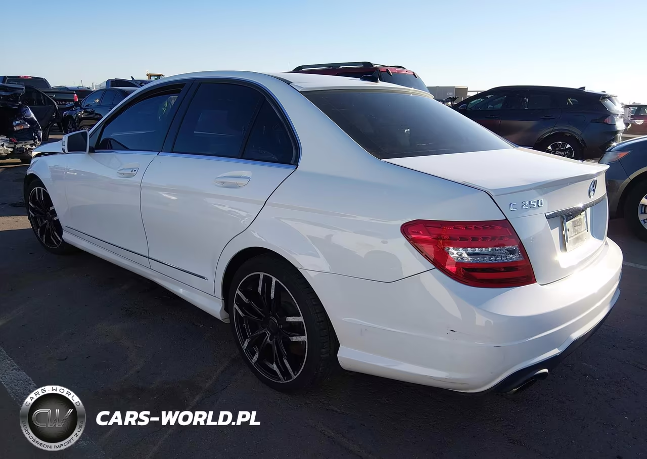 2013 Mercedes-Benz C 250 Sport VIN:WDDGF4HB4DR253873 - 3