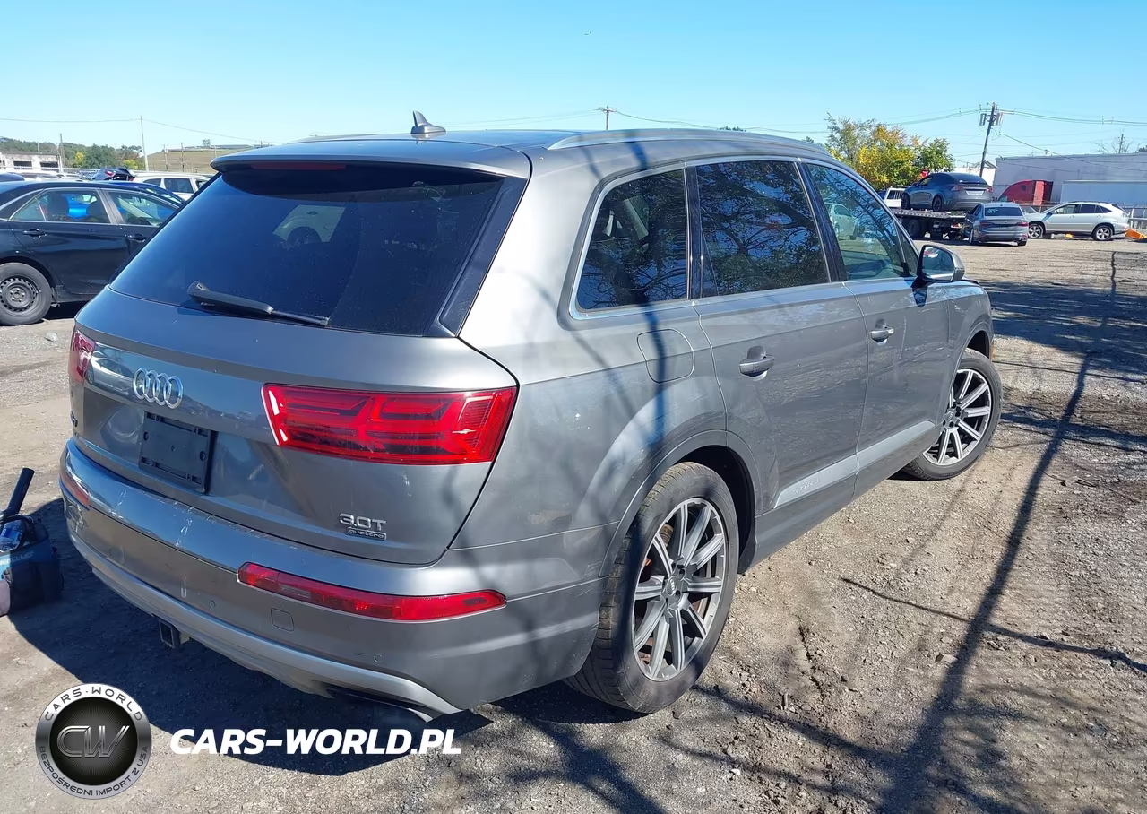 2017 Audi Q7 3.0T Premium VIN:WA1LABF76HD030063 - 4