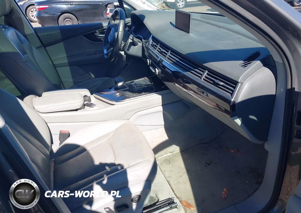 2017 Audi Q7 3.0T Premium VIN:WA1LABF76HD030063 - 5