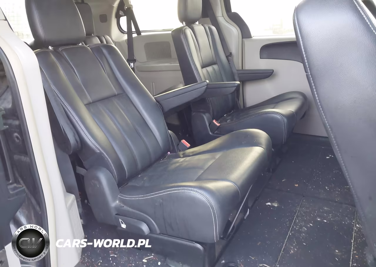 2012 Chrysler Town & Country Touring VIN:2C4RC1BG1CR245768 - 8
