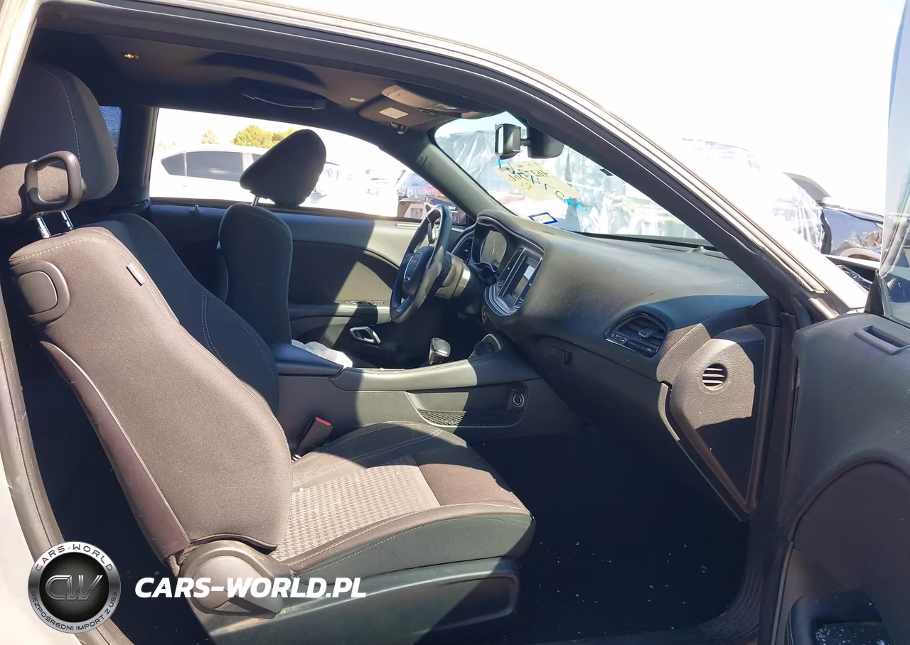 2019 Dodge Challenger Sxt VIN:2C3CDZAG3KH668721 - 5