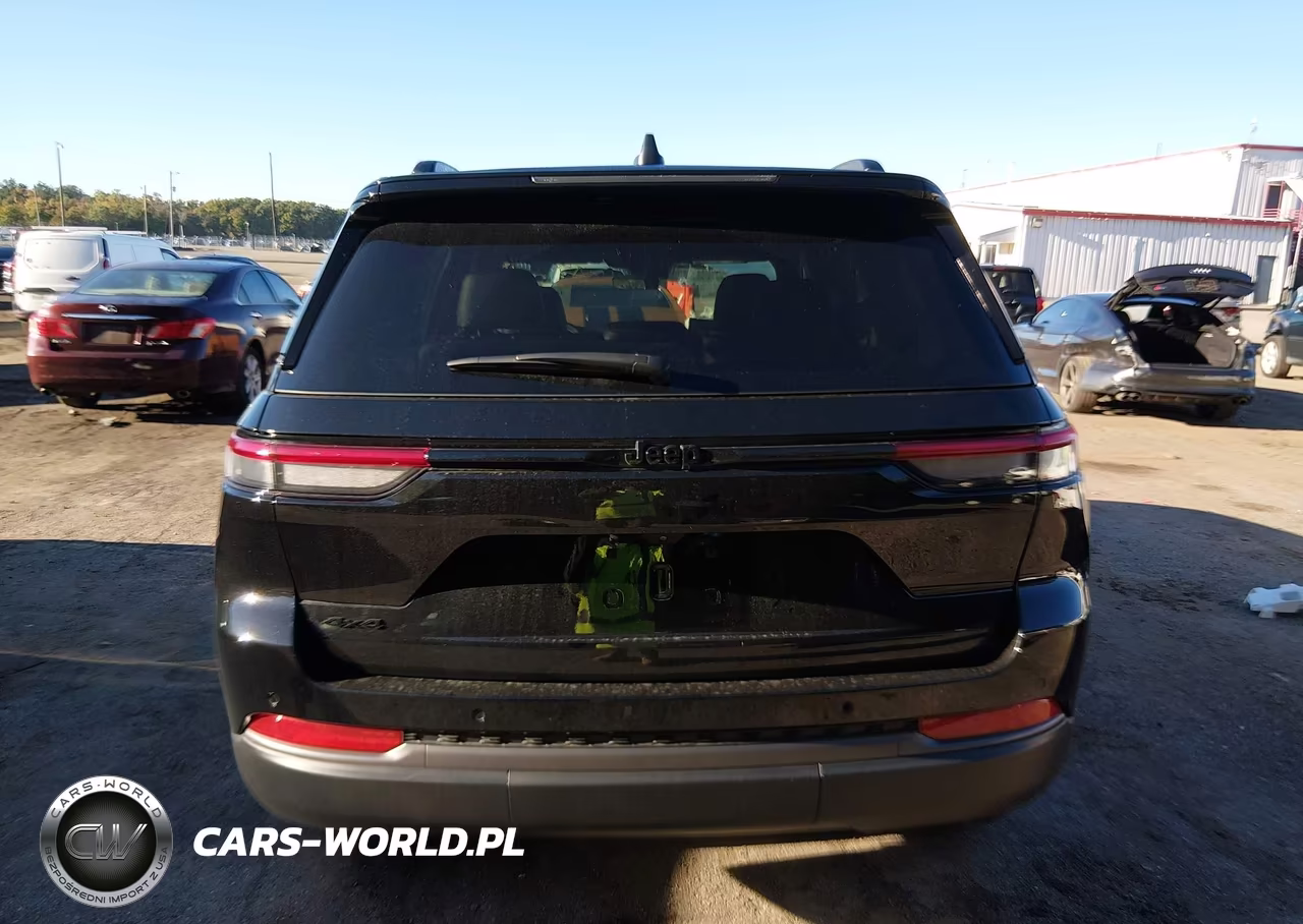 2026 Jeep Grand Cherokee Altitude 4X4 VIN:1C4RJHAR7TC207830 - 16