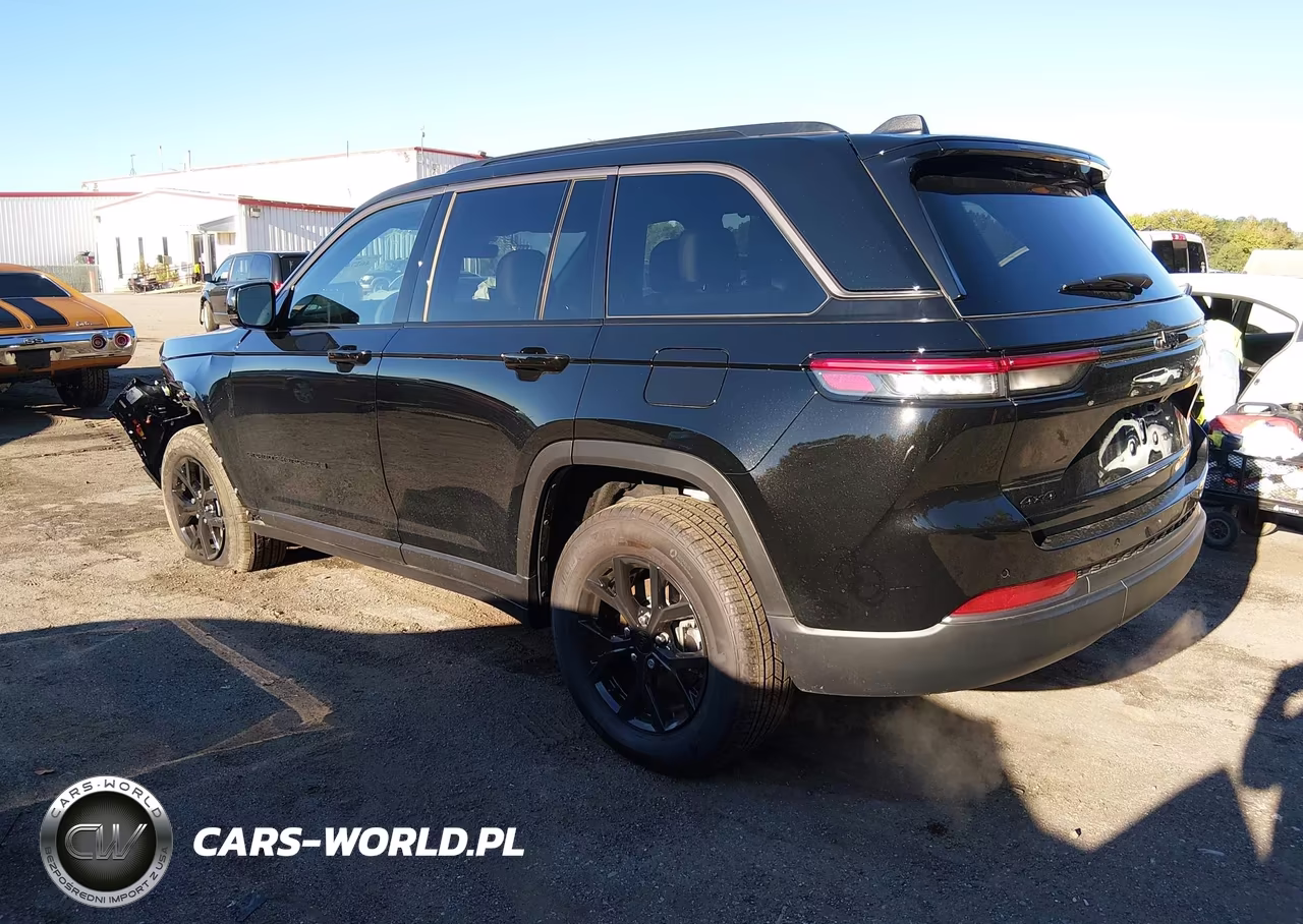 2026 Jeep Grand Cherokee Altitude 4X4 VIN:1C4RJHAR7TC207830 - 3