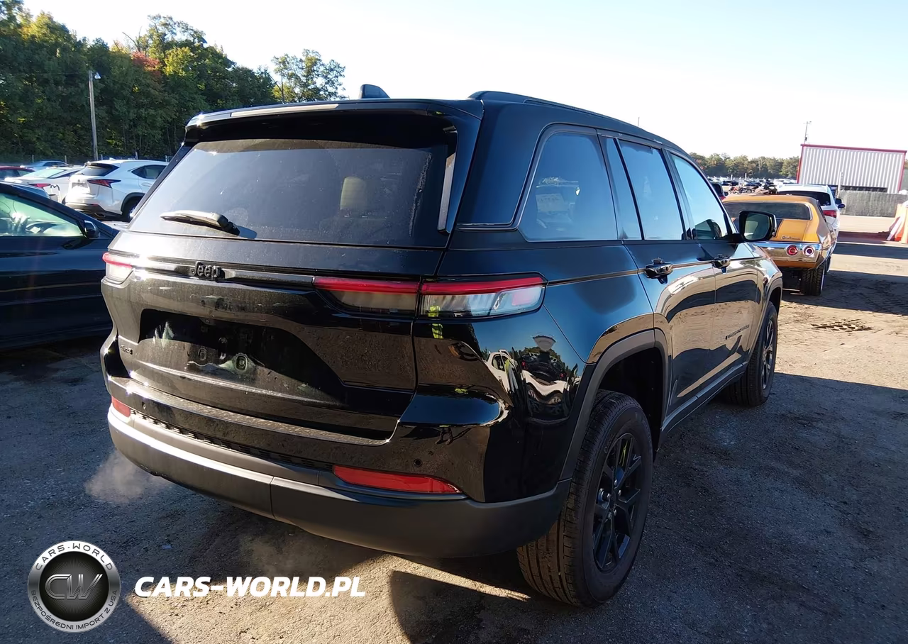2026 Jeep Grand Cherokee Altitude 4X4 VIN:1C4RJHAR7TC207830 - 4