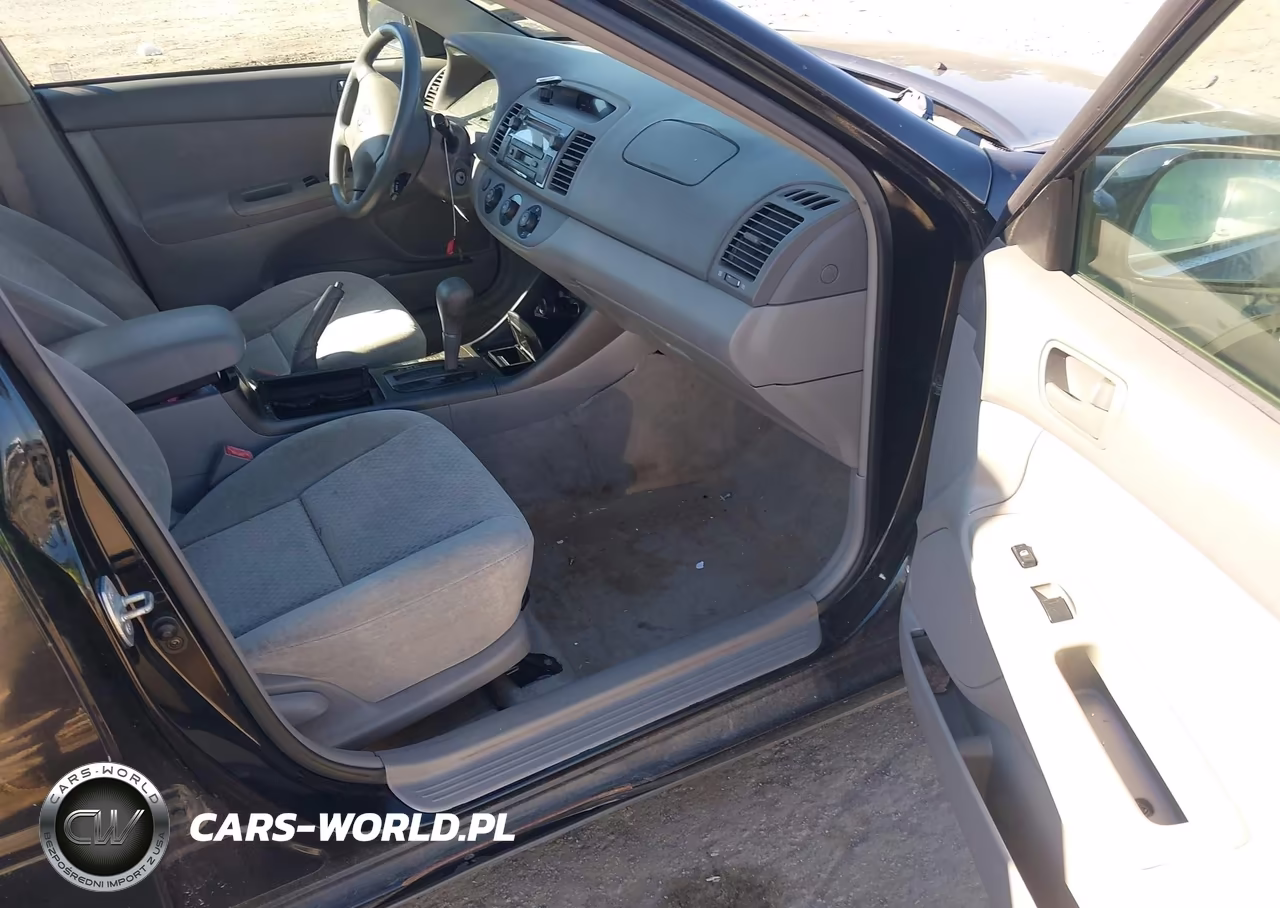 2003 Toyota Camry Le VIN:4T1BE32K03U143596 - 5