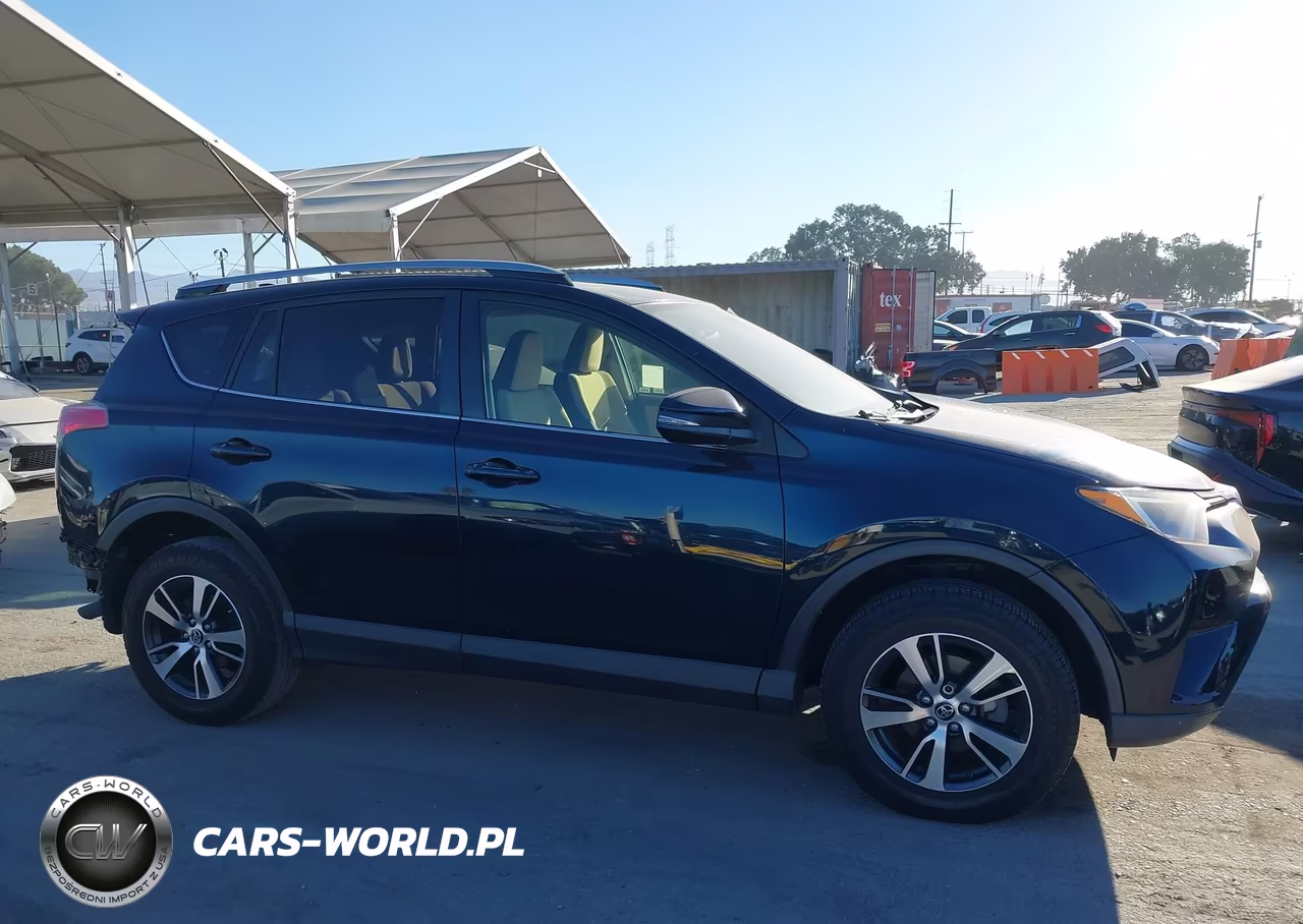 2017 Toyota Rav4 Xle VIN:JTMWFREV6HJ136575 - 14