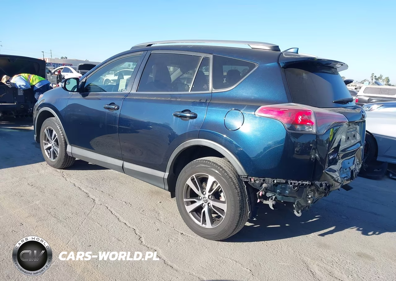 2017 Toyota Rav4 Xle VIN:JTMWFREV6HJ136575 - 3
