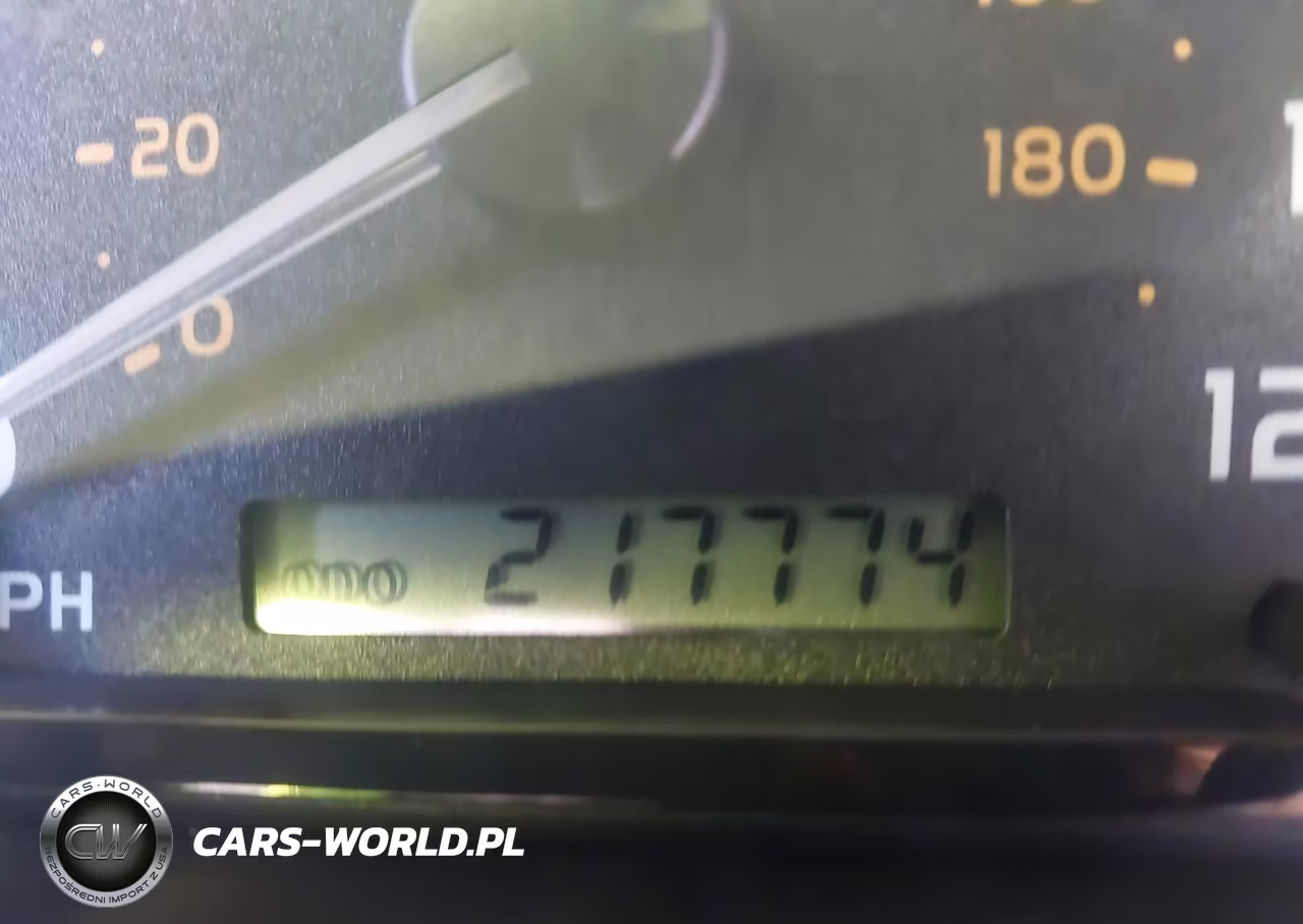 2005 Toyota Sequoia Limited V8 VIN:5TDZT38A55S261075 - 16