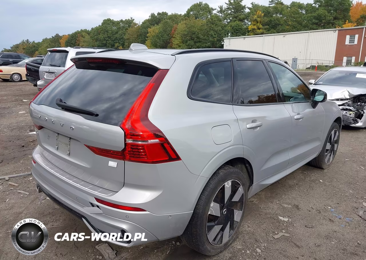 2024 Volvo Xc60 Recharge Plug-In Hybrid T8 Plus Dark Theme VIN:YV4H60DL7R1783604 - 4