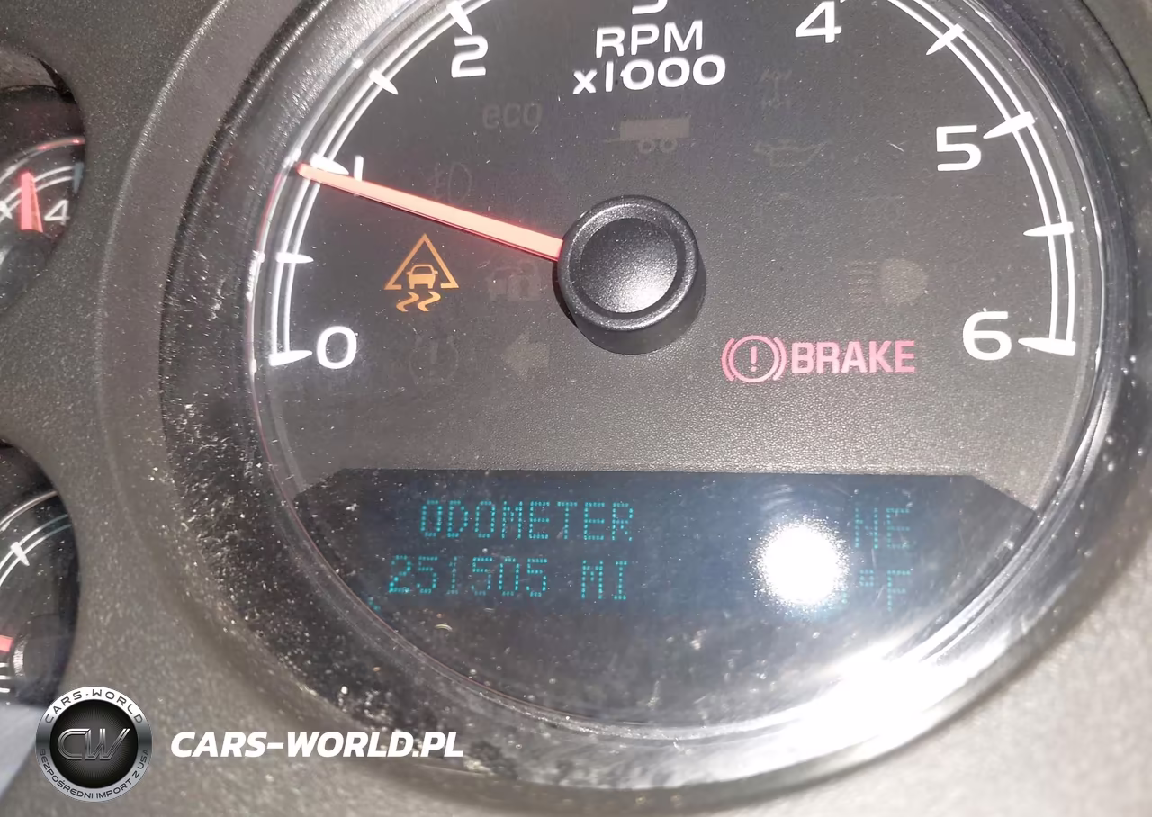 2011 Chevrolet Tahoe Lt VIN:1GNSKBE01BR150177 - 15