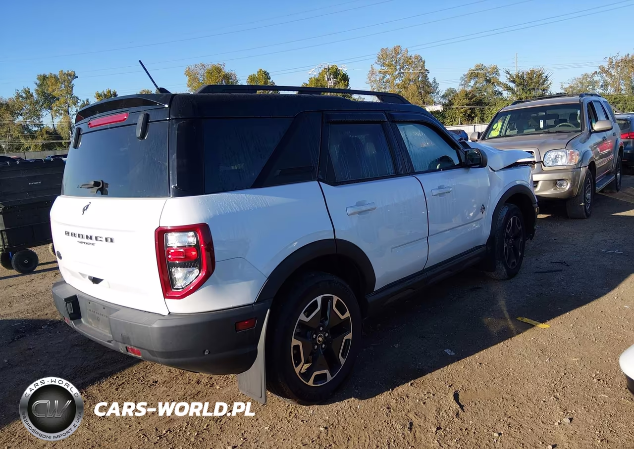 2021 Ford Bronco Sport Outer Banks VIN:3FMCR9C61MRA92969 - 4