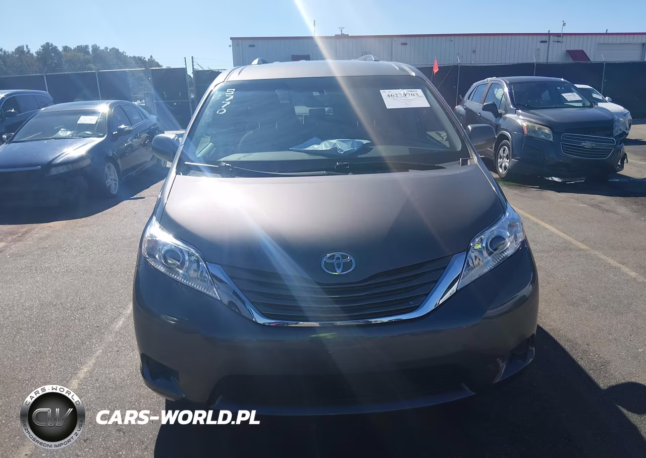 2015 Toyota Sienna Le 8 Passenger VIN:5TDKK3DC5FS546906 - 12