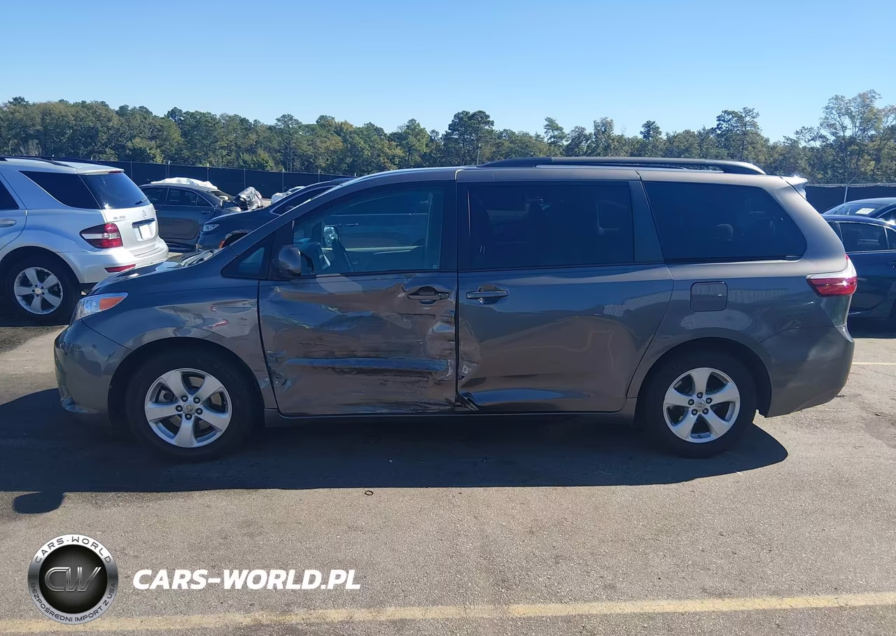 2015 Toyota Sienna Le 8 Passenger VIN:5TDKK3DC5FS546906 - 14